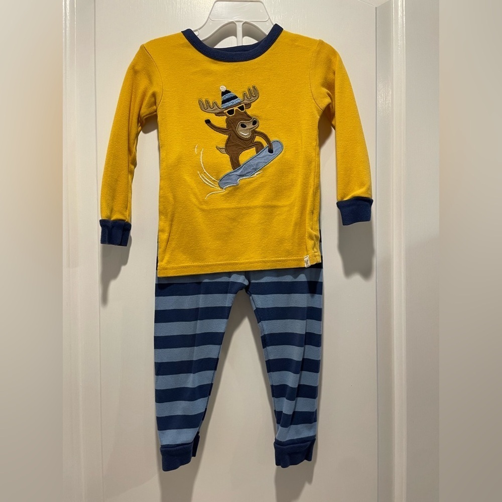 Gap Yellow and Blue Kids Pajamas with Moose Design size 18-24 months